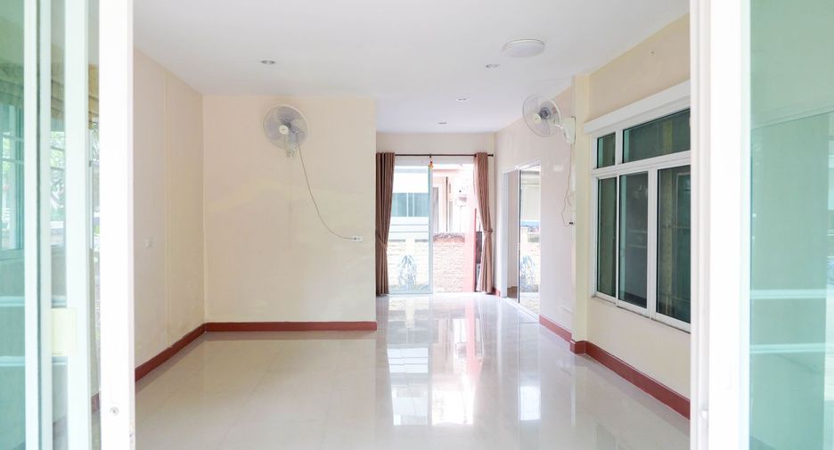 For sale 3 bed house in Mueang Nonthaburi, Nonthaburi