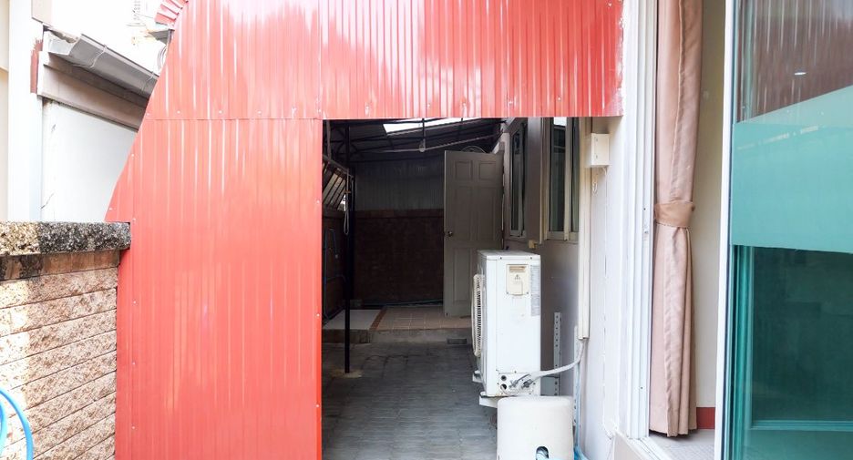 For sale 3 bed house in Mueang Nonthaburi, Nonthaburi