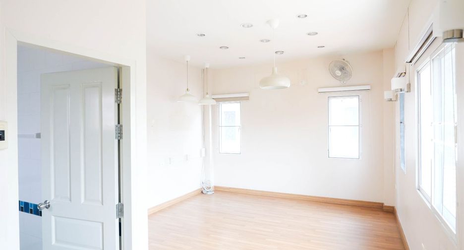 For sale 3 bed house in Mueang Nonthaburi, Nonthaburi