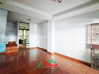 For sale 5 Beds townhouse in Lam Luk Ka, Pathum Thani