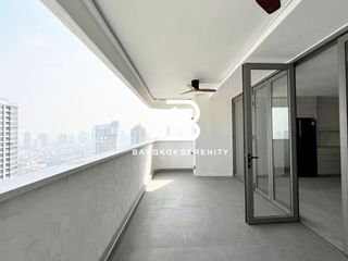 For sale 4 Beds condo in Watthana, Bangkok