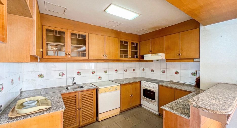For sale 3 bedrooms condo in Bang Lamung, Chonburi