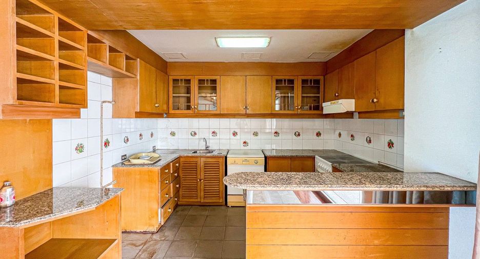 For sale 3 bedrooms condo in Bang Lamung, Chonburi