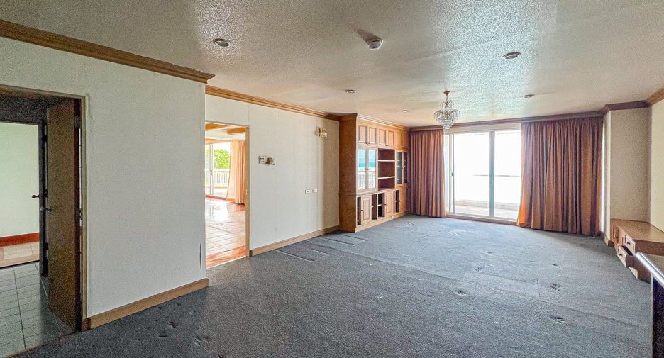 For sale 3 bedrooms condo in Bang Lamung, Chonburi