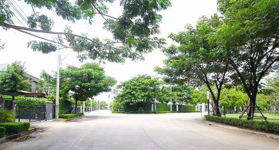 Haus zur Miete mit 4 Zimmer in Bang Phli, Samut Prakan