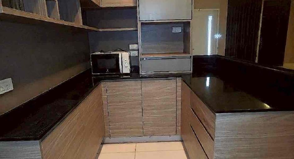 Haus zur Miete mit 4 Zimmer in Bang Phli, Samut Prakan