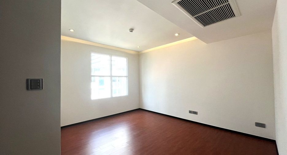 For sale 2 bedrooms condo in Pathum Wan, Bangkok