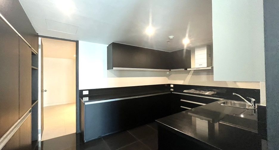 For sale 2 bedrooms condo in Pathum Wan, Bangkok