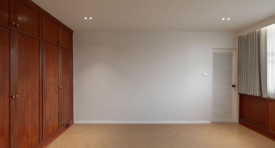 Condo en alquiler de 3 habitaciones en Watthana, Bangkok