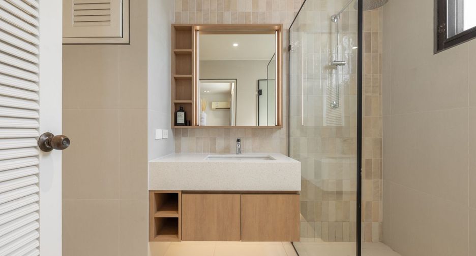Condo en alquiler de 3 habitaciones en Watthana, Bangkok