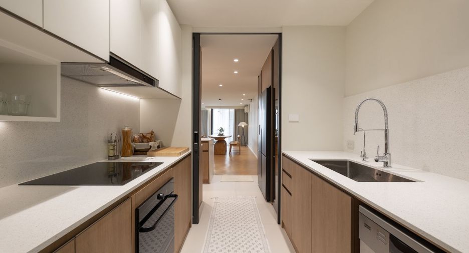 Condo en alquiler de 3 habitaciones en Watthana, Bangkok