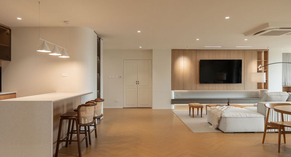 Condo en alquiler de 3 habitaciones en Watthana, Bangkok