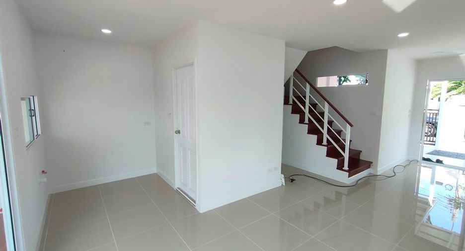For sale 3 bedrooms townhouse in Khlong Sam Wa, Bangkok