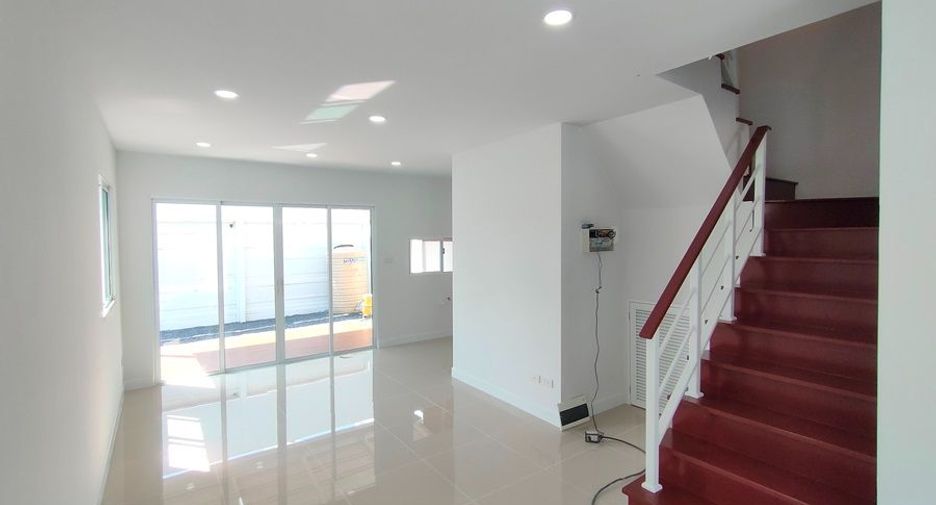 For sale 3 bedrooms townhouse in Khlong Sam Wa, Bangkok