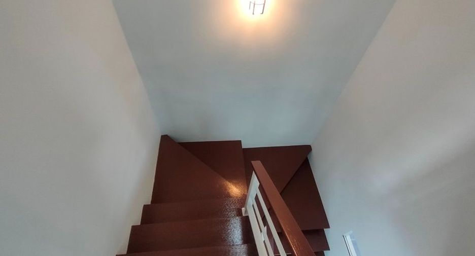 For sale 3 bedrooms townhouse in Khlong Sam Wa, Bangkok