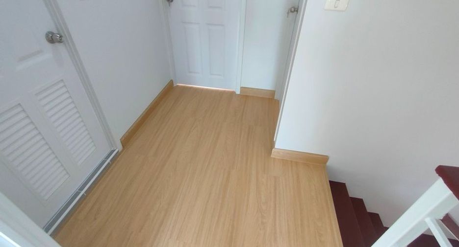For sale 3 bedrooms townhouse in Khlong Sam Wa, Bangkok