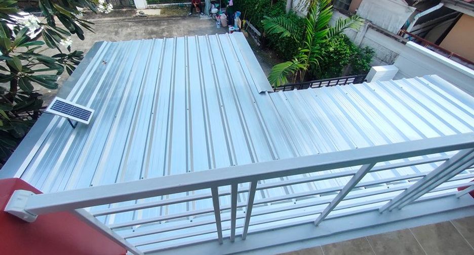 For sale 3 bedrooms townhouse in Khlong Sam Wa, Bangkok