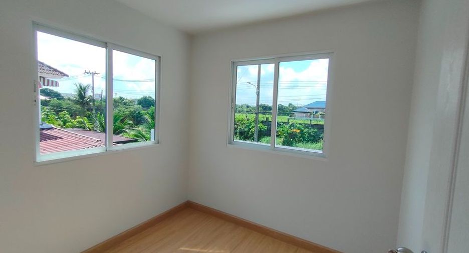For sale 3 bedrooms townhouse in Khlong Sam Wa, Bangkok