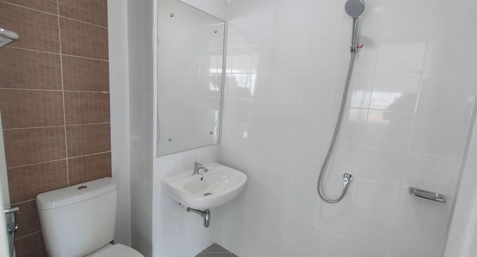 For sale 3 bedrooms townhouse in Khlong Sam Wa, Bangkok