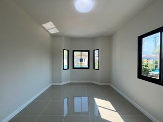 For sale 3 bedrooms townhouse in Bang Khun Thian, Bangkok