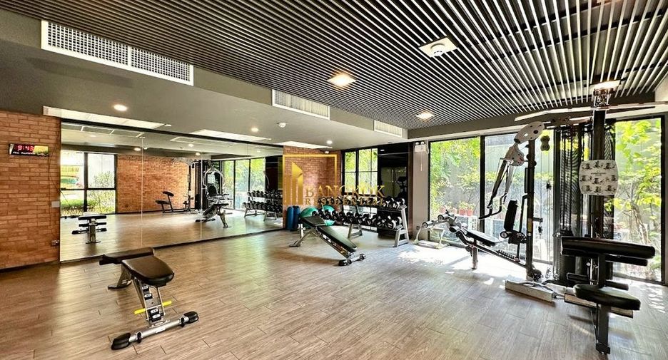 For rent 2 bedrooms condo in Pathum Wan, Bangkok