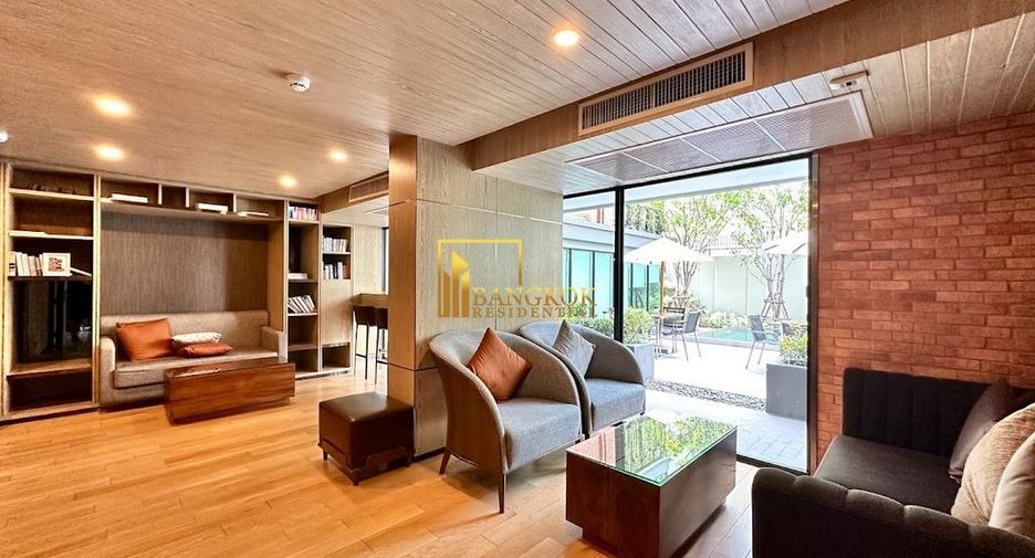 For rent 2 bedrooms condo in Pathum Wan, Bangkok