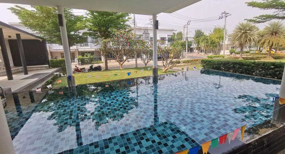 For sale 3 bedrooms townhouse in Bang Bon, Bangkok