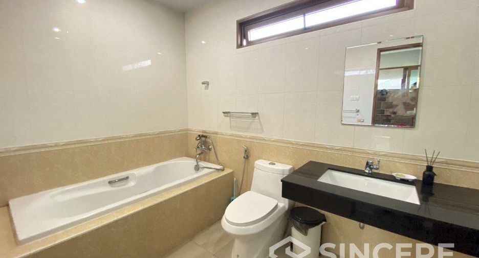 For rent 3 bedrooms villa in Mueang Phuket, Phuket