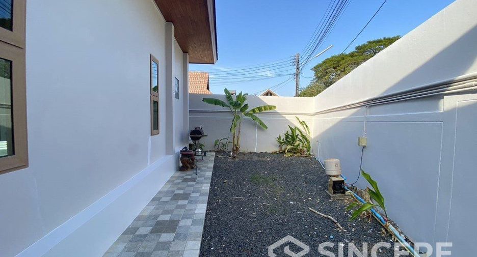 For rent 3 bedrooms villa in Mueang Phuket, Phuket