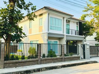 For rent 3 bedrooms house in San Kamphaeng, Chiang Mai