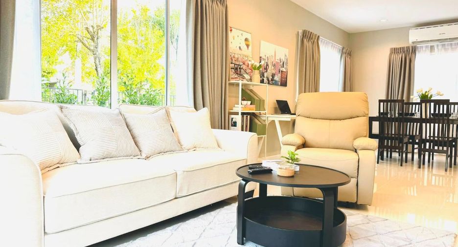For rent 3 bedrooms house in San Kamphaeng, Chiang Mai