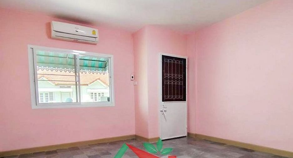 For sale 3 bedrooms townhouse in Thung Khru, Bangkok