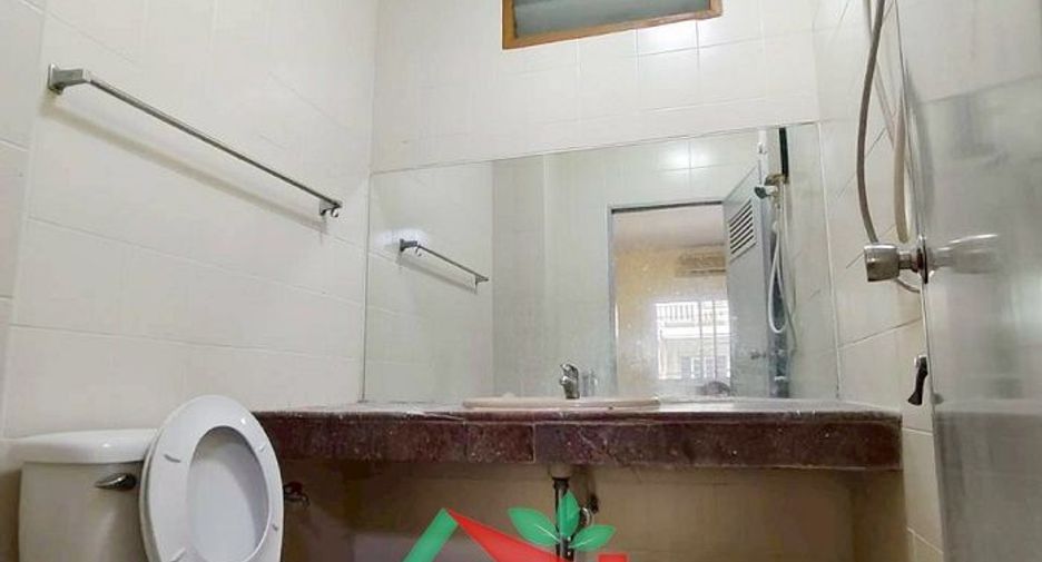 For sale 3 bedrooms townhouse in Thung Khru, Bangkok