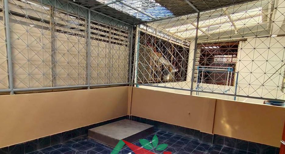 For sale 3 bedrooms townhouse in Thung Khru, Bangkok