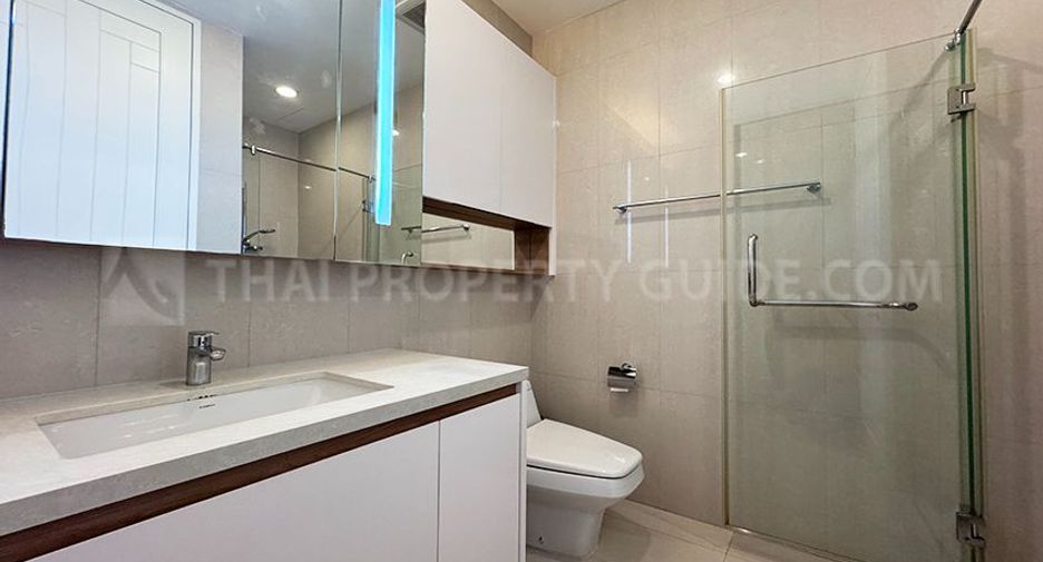 For rent 2 bedrooms condo in Pathum Wan, Bangkok