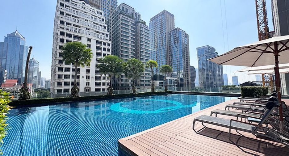 For rent 2 bedrooms condo in Pathum Wan, Bangkok