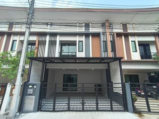 For sale 3 Beds townhouse in Lam Luk Ka, Pathum Thani