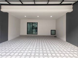 For sale 3 Beds townhouse in Lam Luk Ka, Pathum Thani