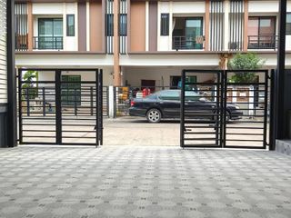 For sale 3 Beds townhouse in Lam Luk Ka, Pathum Thani