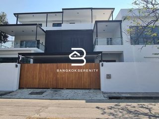 For rent 4 bed office in Watthana, Bangkok