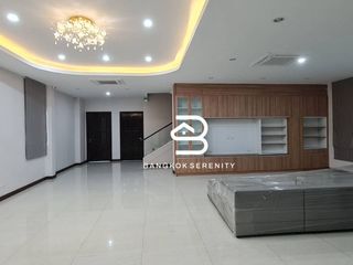 For rent 4 bed office in Watthana, Bangkok
