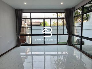 For rent 4 bed office in Watthana, Bangkok
