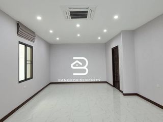 For rent 4 bed office in Watthana, Bangkok