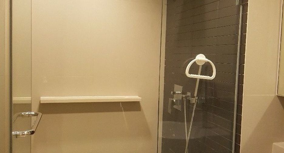 Condo en alquiler de 1 habitaciones en Sathon, Bangkok