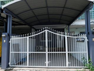 For sale 2 bed townhouse in Lat Krabang, Bangkok
