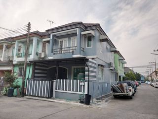For sale 3 bed townhouse in Khlong Luang, Pathum Thani