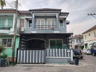 For sale 3 bed townhouse in Khlong Luang, Pathum Thani