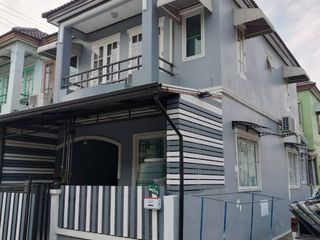 For sale 3 bed townhouse in Khlong Luang, Pathum Thani