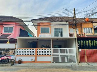 For sale 3 bed townhouse in Thanyaburi, Pathum Thani
