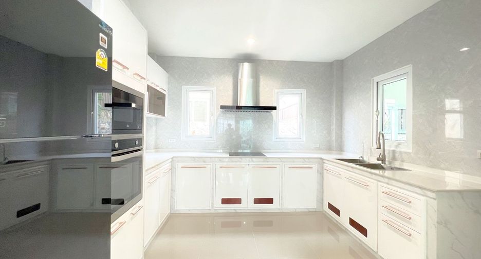 For rent 3 bedrooms house in Bang Lamung, Chonburi